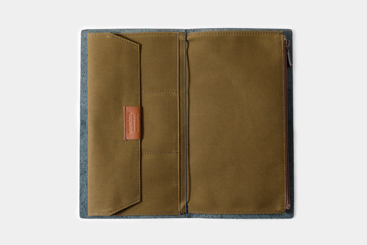 TF Cotton Zipper Case Regular Size in olive.