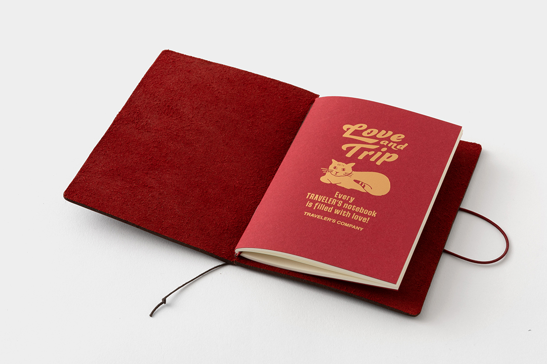 TRAVELER'S notebook LOVE AND TRIP Red | Regular Size | Limited Edition