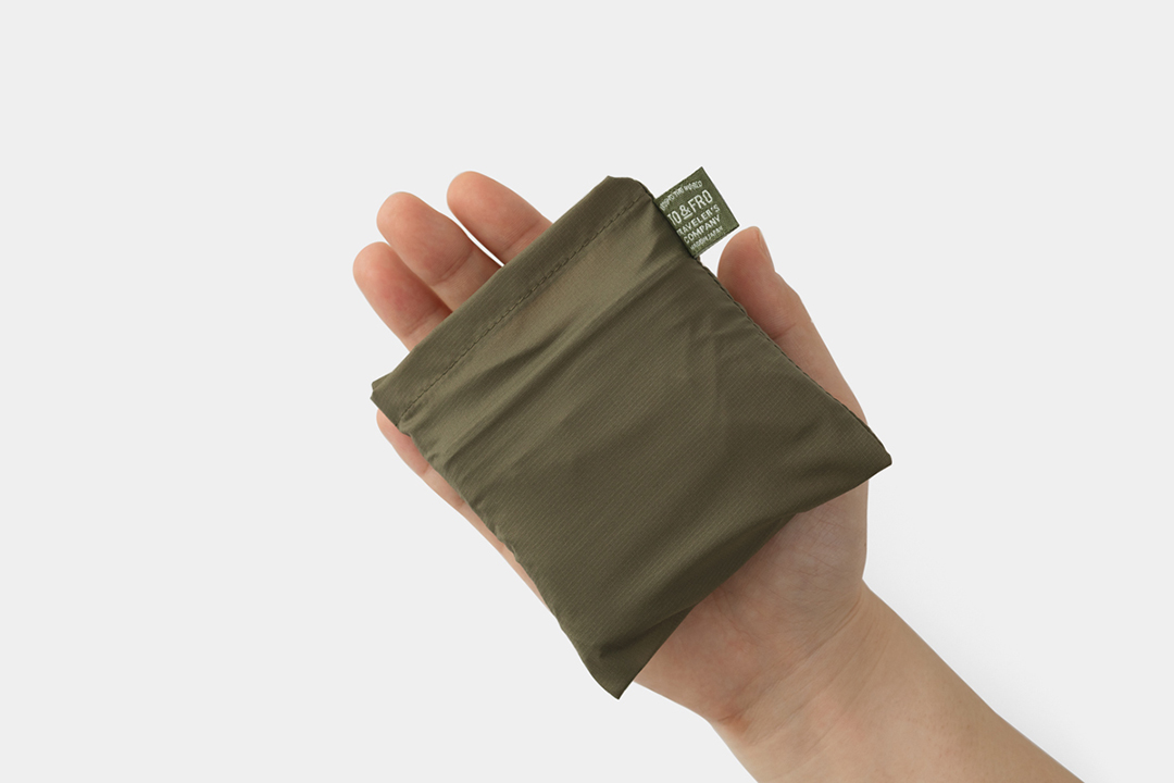 TRAVELER’S FACTORY TO&FRO Shoulder Bag in the packed state fits in one hand.